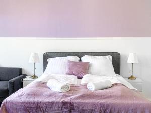 Amazing 2BR Apt, Near AKH-Perfect for Groups