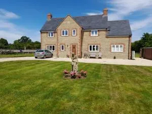 Folly Fields Farm B&B - Trent