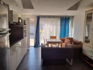 STUDIO avec une place de parking