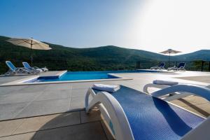 Villa Melani with pool - Poljica