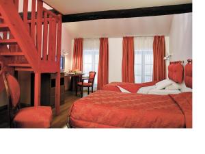 Hotels Le Saint Michel : Chambre Triple