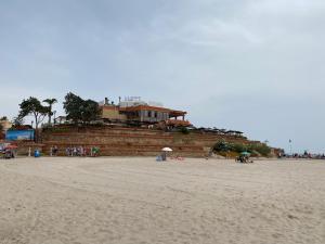 Orihuela Costa 3 bdr condo on La Zenia beach with patio