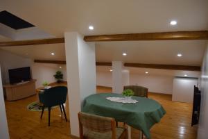Appartements Appartement La JOIE dans quartier chic : photos des chambres