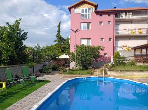 Guest House 51