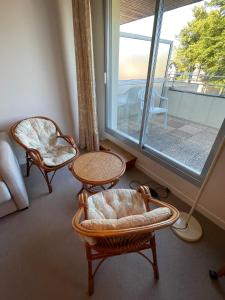 Appartements Studio calme avec terrasse vue mer : photos des chambres