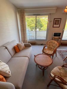 Appartements Studio calme avec terrasse vue mer : photos des chambres