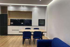 8th Floor Luxury Apartament Tirana