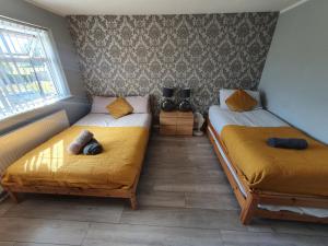 Wetherne House, Beautiful Home, Parking Garden WiFi Self Check-in