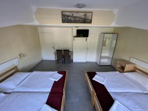 Quadruple Room with Lake View room in River View