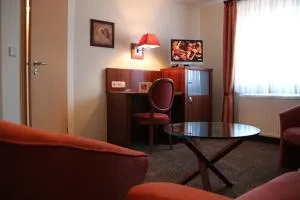 斯泰因佛德巴斯克酒店 - Neuwinsen