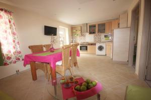 Apartment Rustica with 2 bedrooms