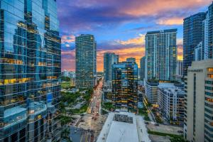 40th Floor Priceless Unit Central Location