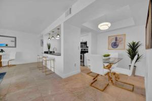 40th Floor Priceless Unit Central Location