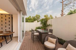 StayVistas Cascades - Mountain-View Villa with Pool, Deck & Balconies