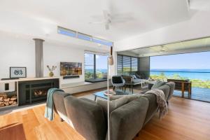 Seaview Tce Spectacular Home with Stunning Ocean and Headland Views