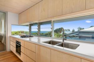 Seaview Tce Spectacular Home with Stunning Ocean and Headland Views