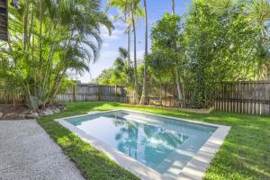 Ferguson St The Beach House Cosy Cottage with Pool