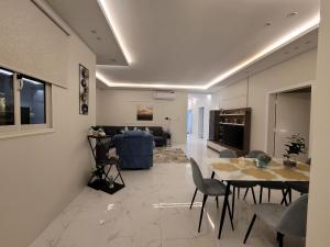 دور واسع وفخم متكامل قرب لافاندا بارك