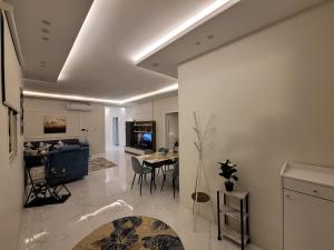 دور واسع وفخم متكامل قرب لافاندا بارك