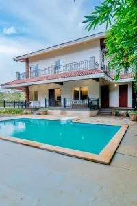 SaffronStays Boulevard StoneHouse - pool villa with mountain views - Kārli