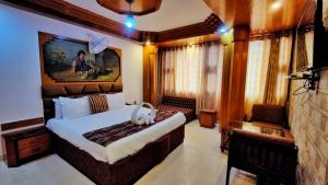 Hotel Auckland - Near Mall Road