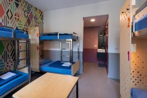 Six Person Room With Private Bathroom and Shower room in Stayokay Amsterdam Vondelpark