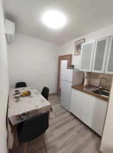 Apartma Ana