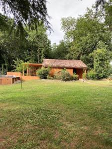 Maisons de vacances Lodge La Courrege : Maison 1 Chambre