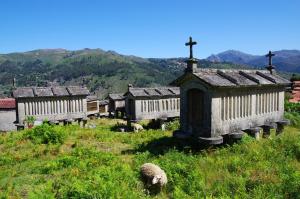 Charming house in Lindoso with terrace and parking included