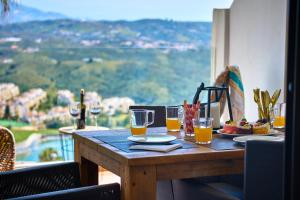 La CALA VIEW 101, GOLF, JACUZZI, SAUNA