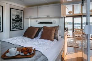 Domek na wodzie - Houseboat - Delfin sauna, bikes, pedal boat, parking FREE