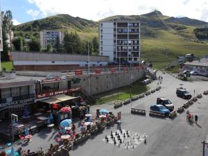 Appartement rénové 2* style montagne 8 pers, 2 ch, proche pistes - FR-1-416-145