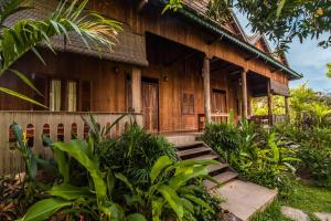 Phum Khmer Lodge - Village Cambodian Eco-Lodge