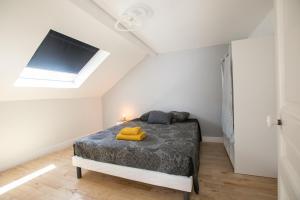 Maisons de vacances Maison en plein centre avec piscine garage et clim : photos des chambres