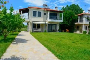 Παραθαλάσσια αυτόνομη εξοχική κατοικία ΑΙΓΛΗ - Ágios Spyrídon