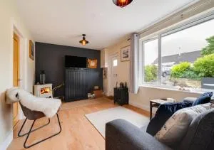 Aadref - The Mumbles