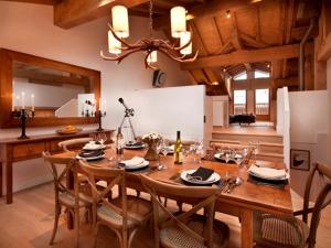 Chalets Chalet familial spacieux 360m², Courchevel Le Praz, 6 chambres pour 13 pers., proche remontees mecaniques - FR-1-568-1 : photos des chambres
