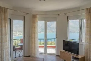 Pigeon House - 伊古迈尼察