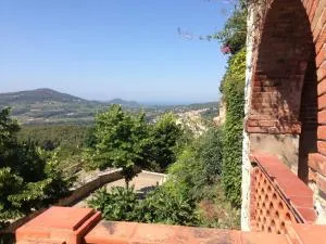 Studio de charme avec grande terrasse vue mer - Le Brulat