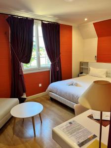 Hotels Logis Domaine du Moulin Cavier : Chambre Double Confort avec Climatisation