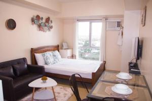 Queen Size Bed at the Heart of the City