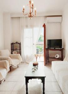 Intimate Olympus House