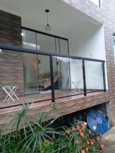 Casa de Campo em Lumiar com corrego ,lareira e churrasqueira