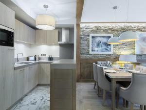 Appartement neuf centre Courchevel 6 pers., parking, accès piste - FR-1-562-33