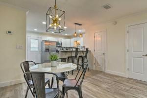 Modern Miramar Beach Townhome, Walk to Ocean!