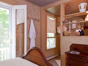 Budget Double Room room in Golden Stage Inn