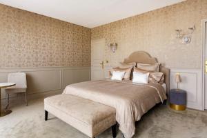 B&B / Chambres d'hotes Le Chateau d Hardricourt : photos des chambres