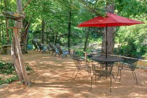 Warm and Peaceful Home with Fire Pit on Haw River