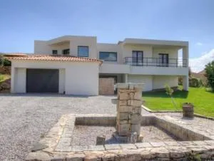 Appartement tranquille en bas de villa - Afa