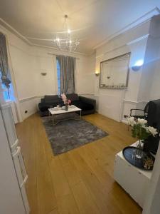 Lovely 2 Bedrooms apartment in Central London